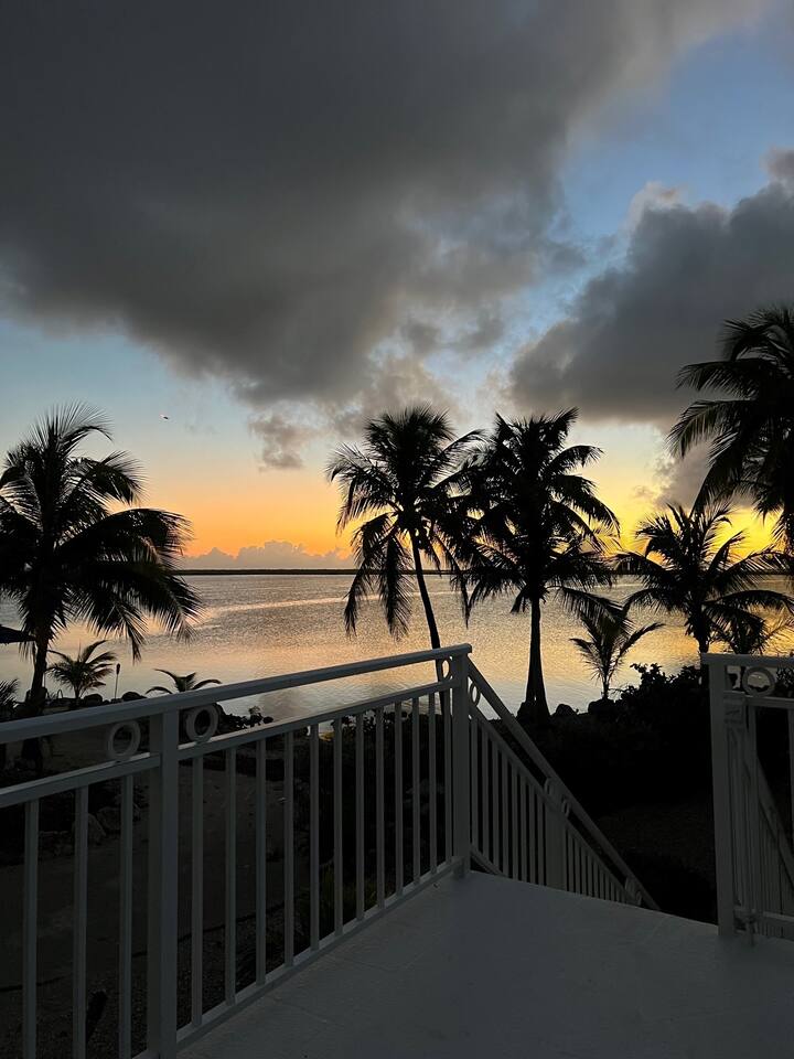 Sunsets & Seclusion Houses for Rent in Lower Sugarloaf Key, Florida