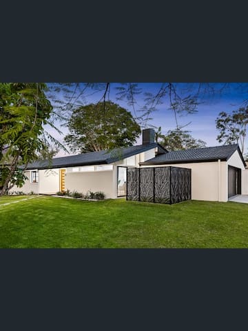 Your family house in Kenmore Brisbane QLD gallery image 2
