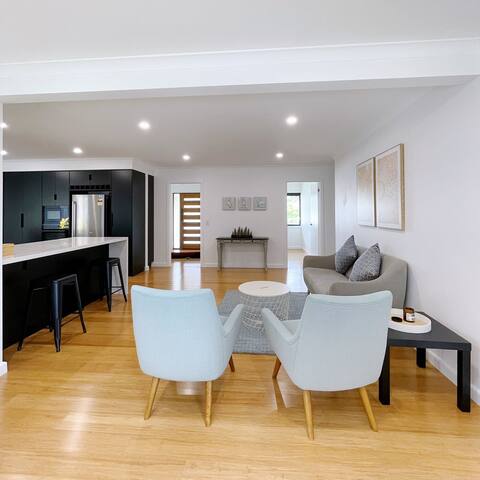 Your family house in Kenmore Brisbane QLD gallery image 4