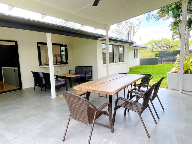 Your family house in Kenmore Brisbane QLD gallery image 5