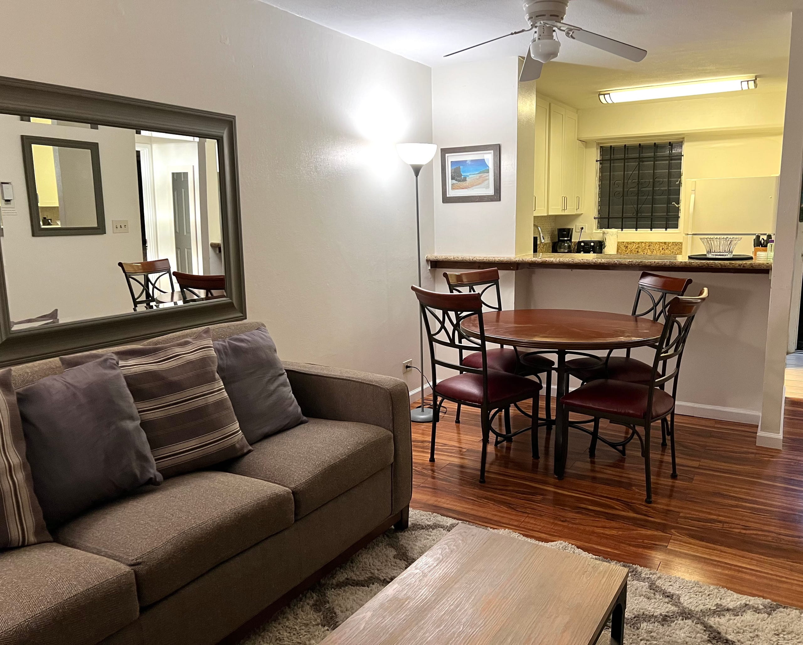 Condo in Honolulu · ★4.66 · 2 bedrooms · 4 beds · 1 private bath - Image 3