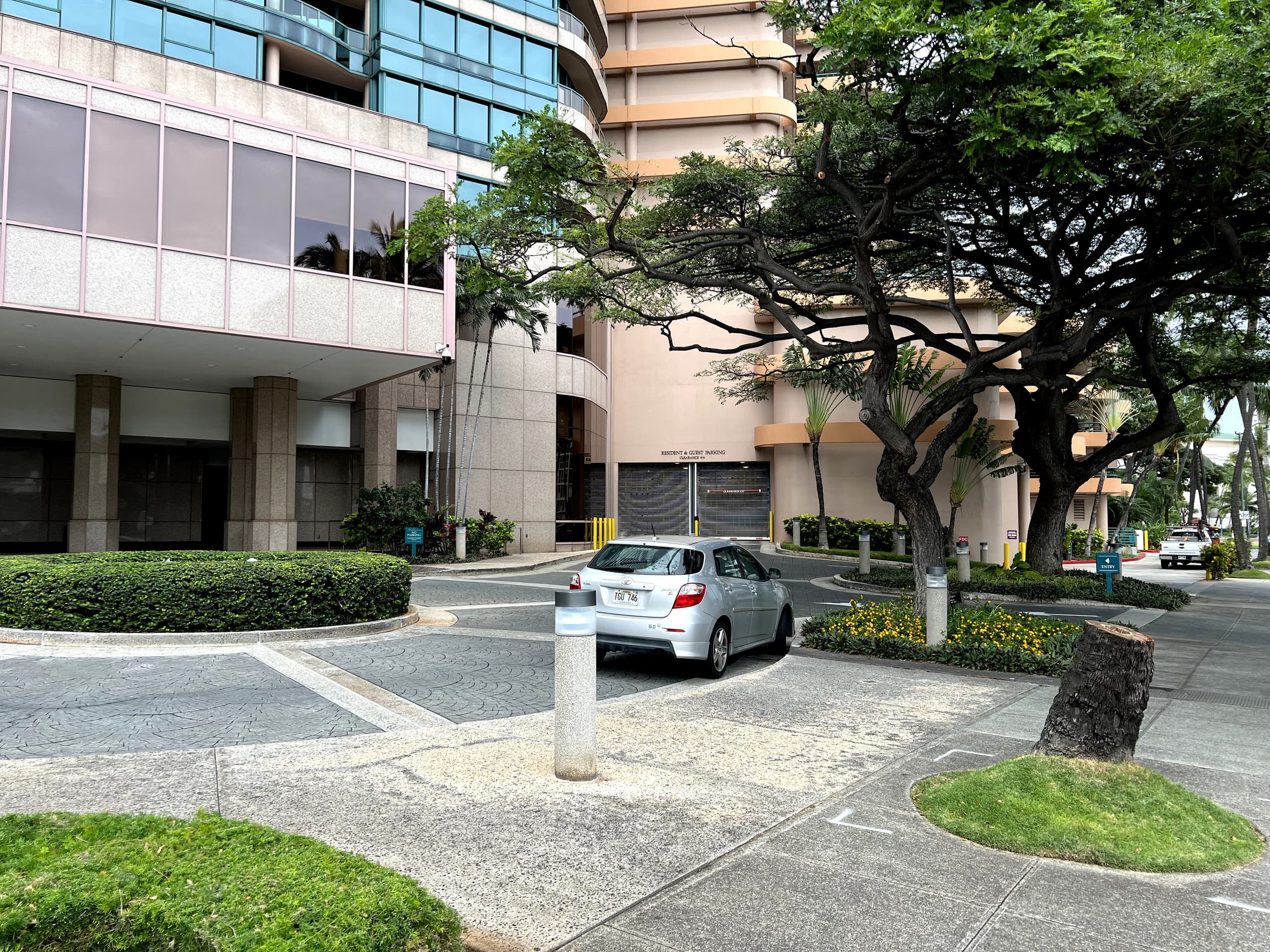 Condo in Honolulu · ★4.66 · 2 bedrooms · 4 beds · 1 private bath - Image 17
