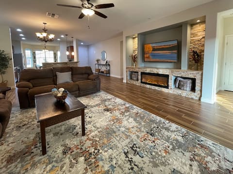 Cozy Corner: A peaceful neighborhood retreat