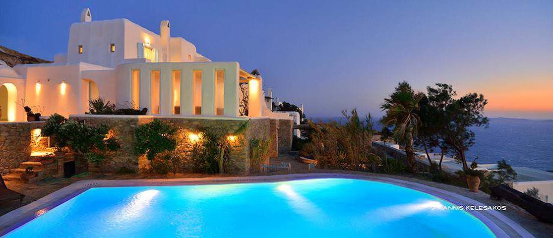 Navona & Fos Villas (16 guests)