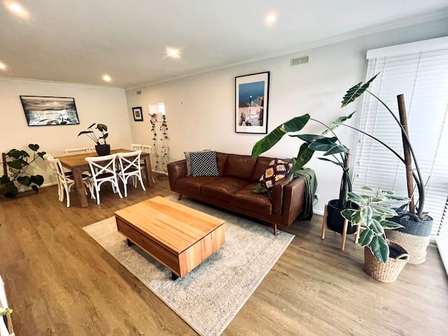 Walk to the beach modern 2bdr home