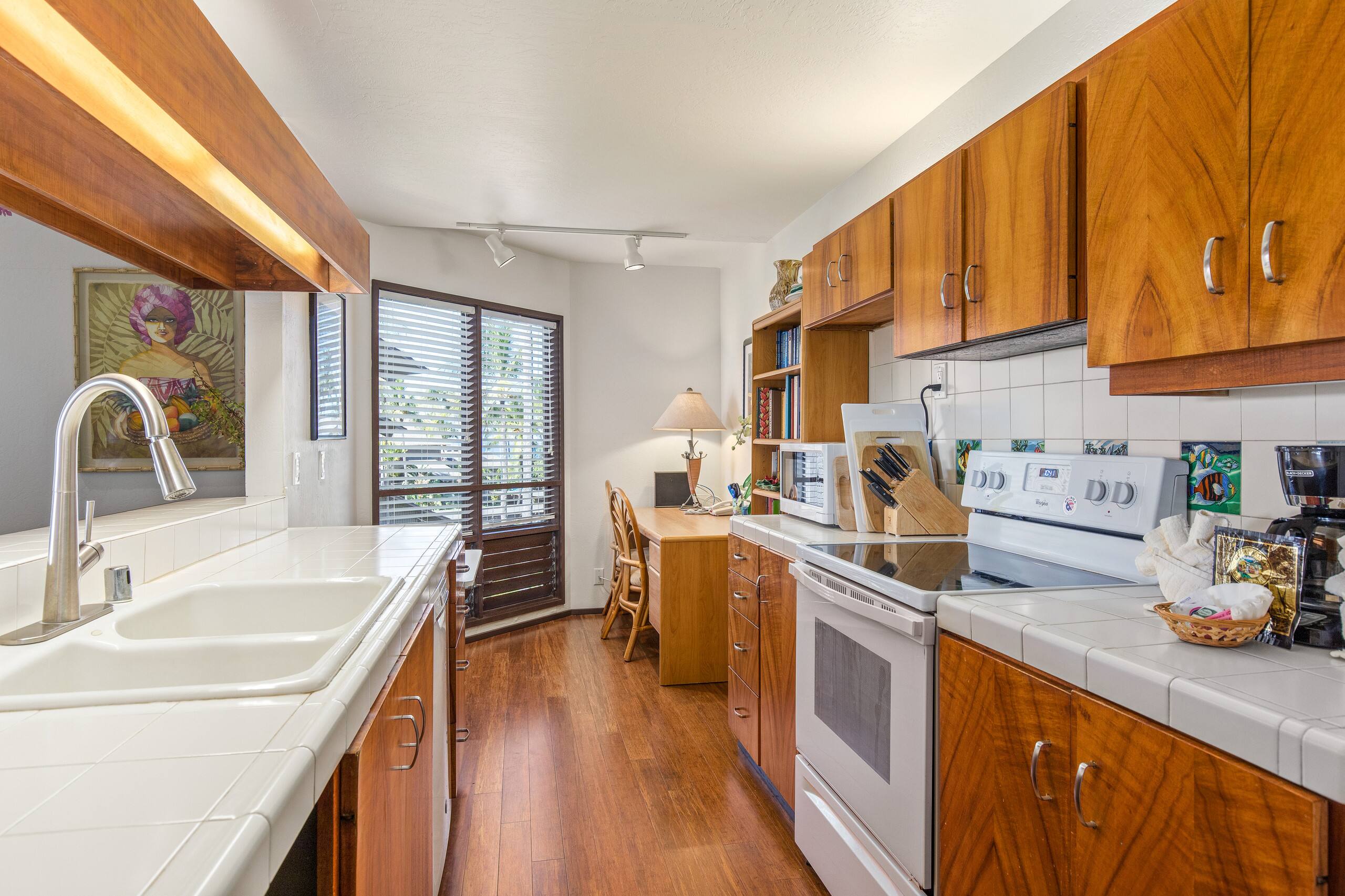Kanaloa at Kona Partial Ocean View 2BD/2BA - Image 4