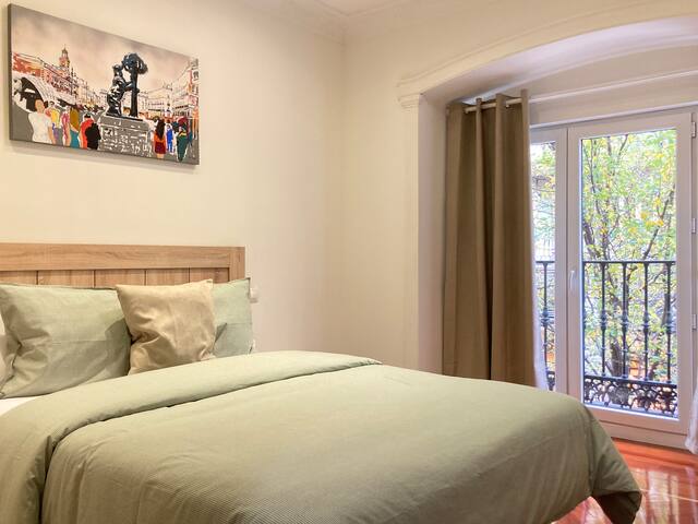 In the middle of Madrid gallery image 2