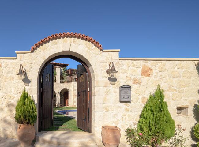 Nicole Villa, an Enchanted Gem gallery image 2