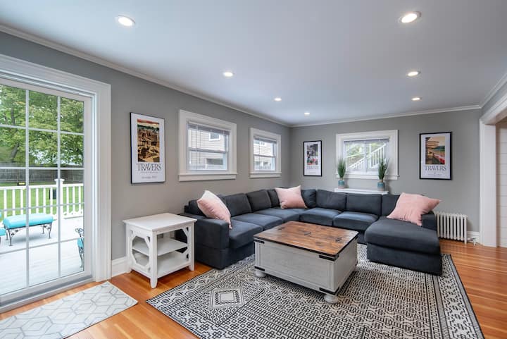 Location! Home In The Heart Of Saratoga Springs! - Saratoga Springs