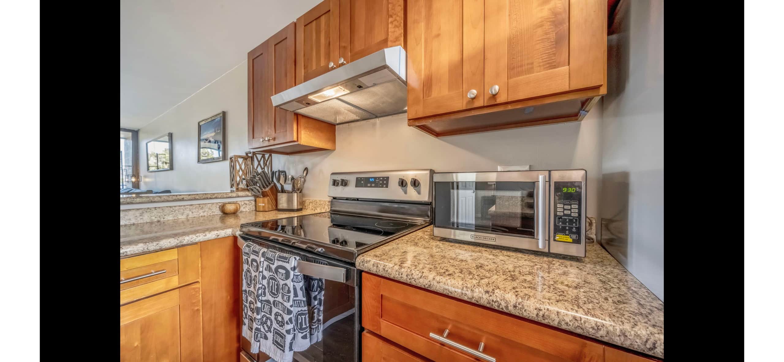 Condo in Lahaina · ★4.61 · 2 bedrooms · 3 beds · 2 baths - Image 10