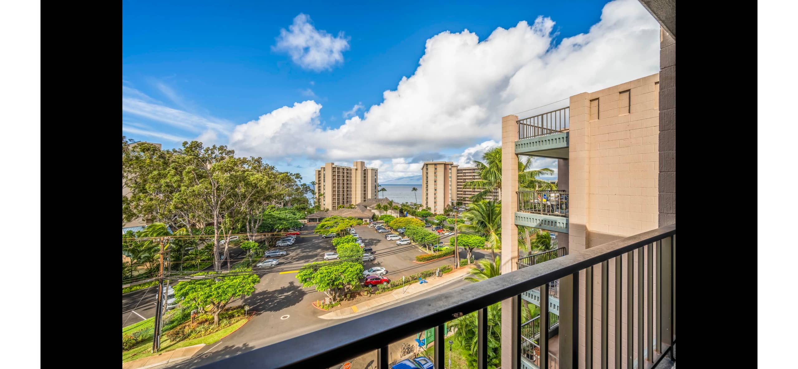 Condo in Lahaina · ★4.61 · 2 bedrooms · 3 beds · 2 baths - Image 37