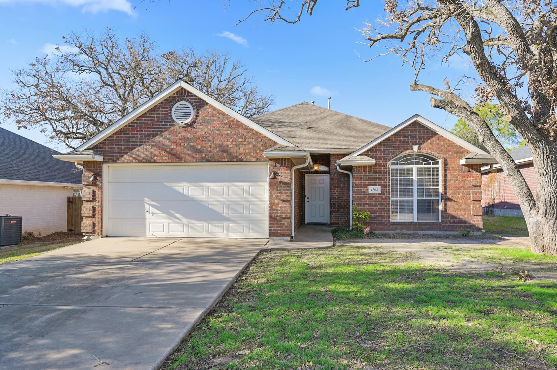 Rustic Aggie: 9 Min to Kyle Field + Pet-Friendly — photo 2