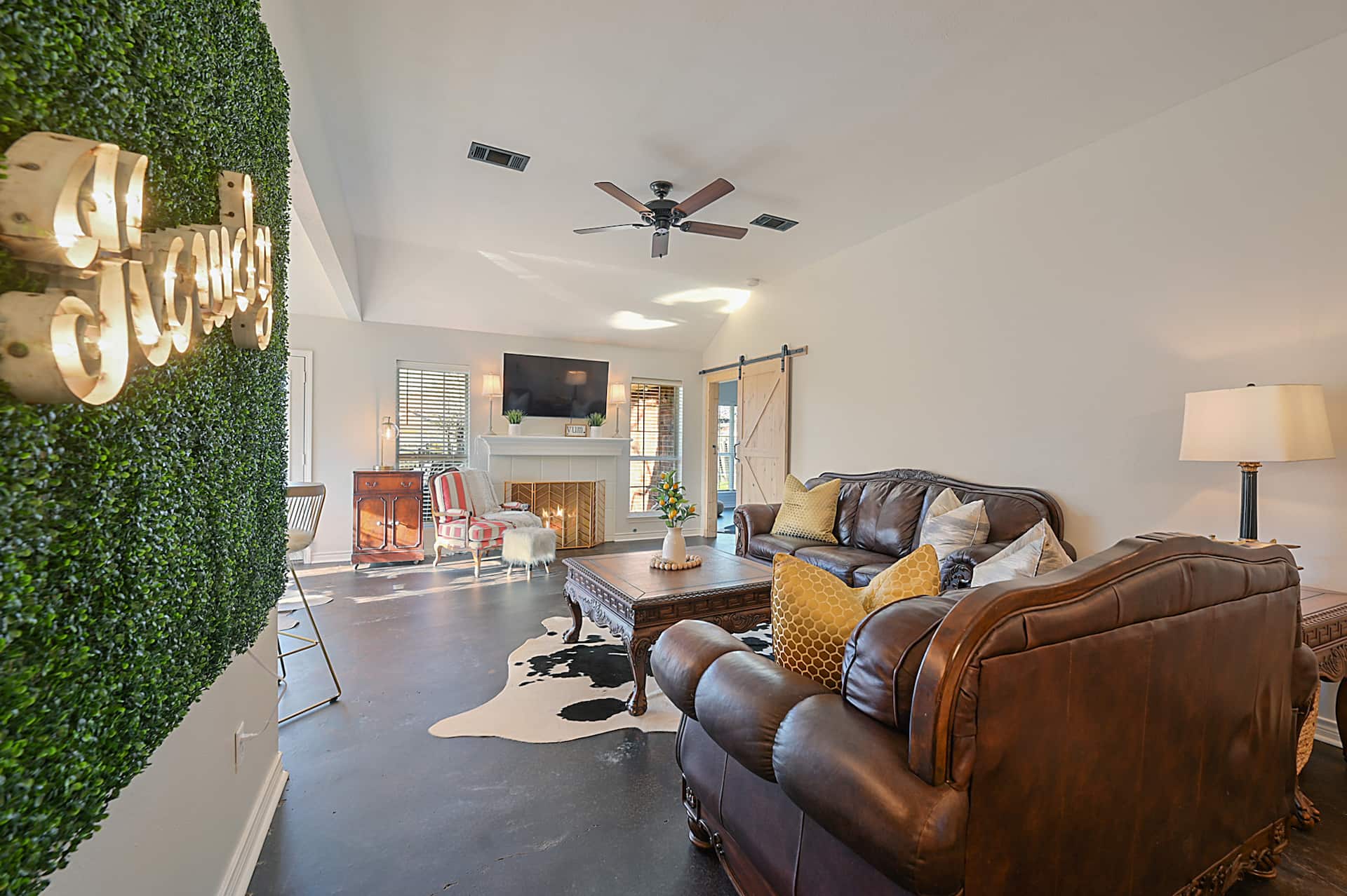 Rustic Aggie: 9 Min to Kyle Field + Pet-Friendly — photo 3