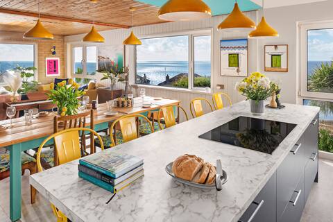 Sunset Beach House - Stylish & Panoramic Sea Views
