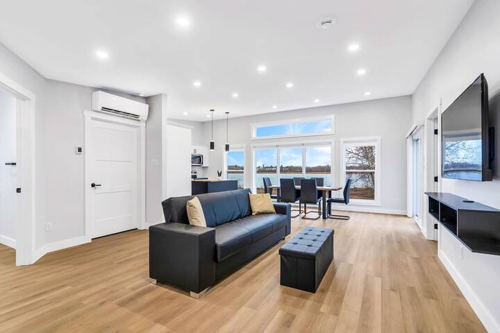 Beachfront Luxury Home with Pool & Hot Tub 99 gallery image 3