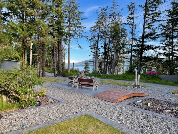 Relaxing 2 Bedroom/1.5 Bathroom Apartments for Rent in Ketchikan