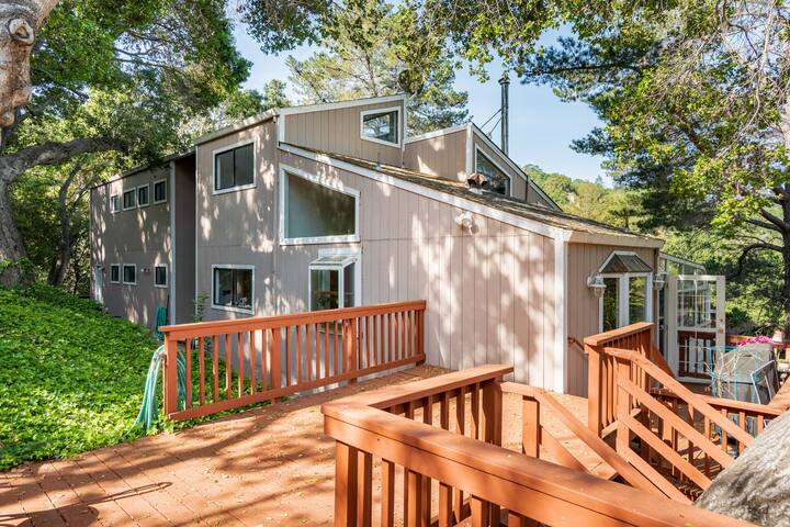 Large home, quiet neighborhood gallery image 2