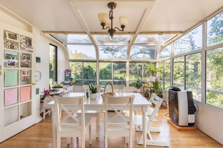 Large home, quiet neighborhood gallery image 3