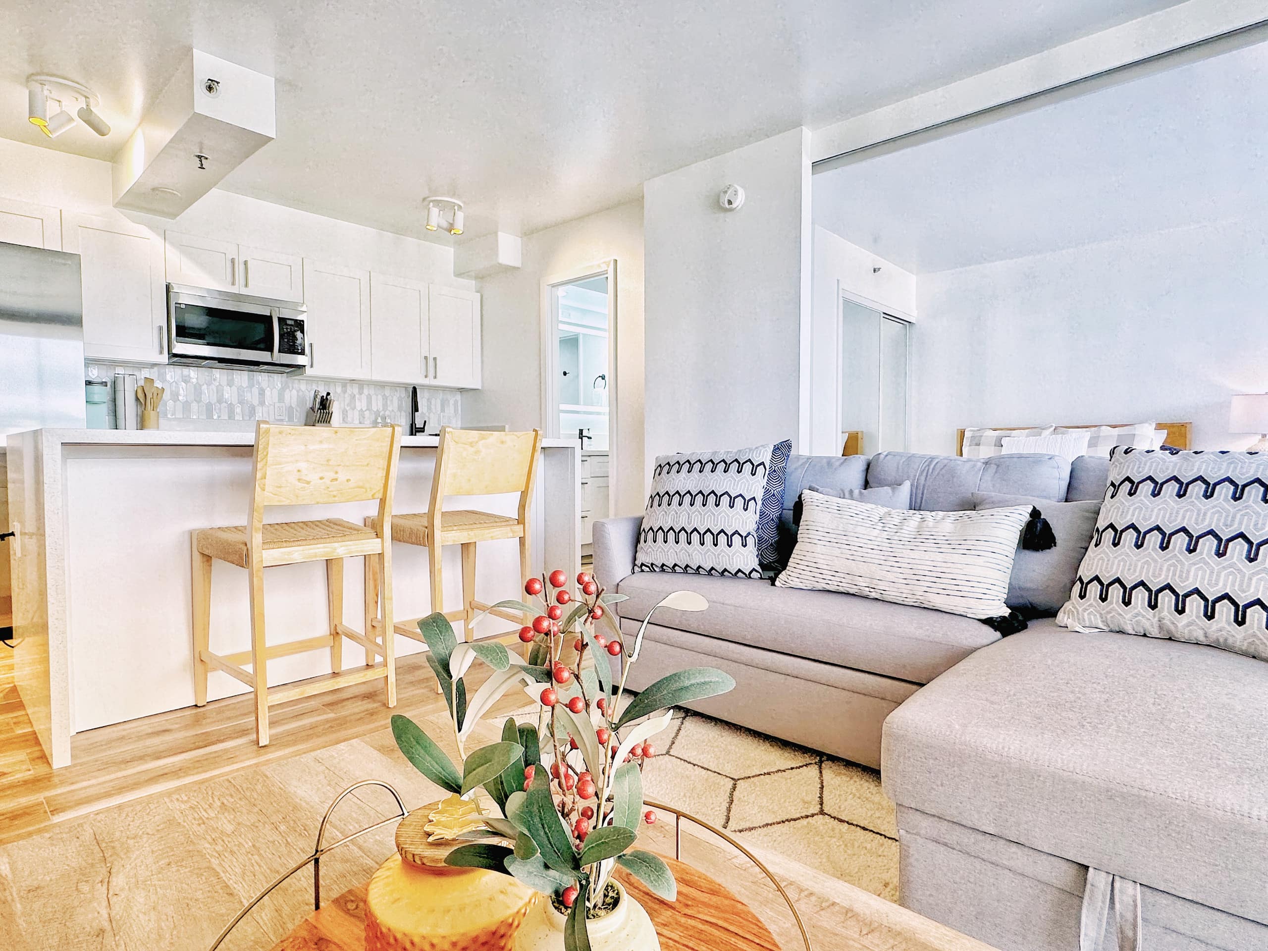 Boutique Style 1bdrm w/Parking - Image 4