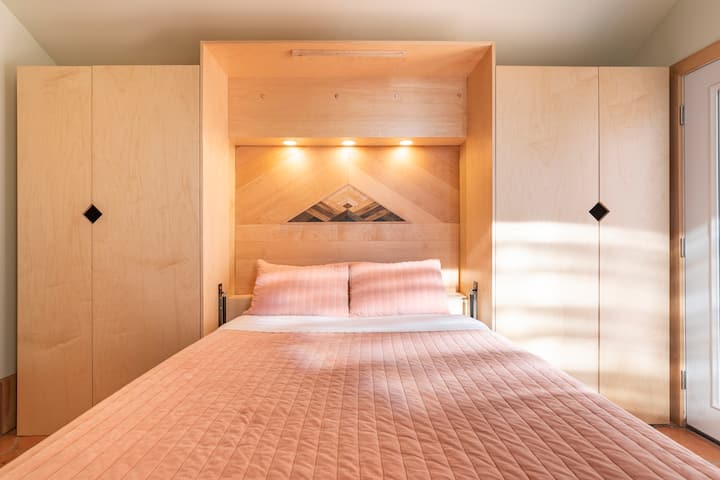 Krevat Murphy me madhësi Mbretëreshë në Dhomë Bonus