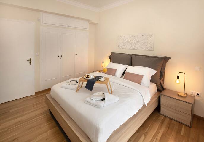 3 bedroom apt next to Syntagma with Acropolis view gallery image 2