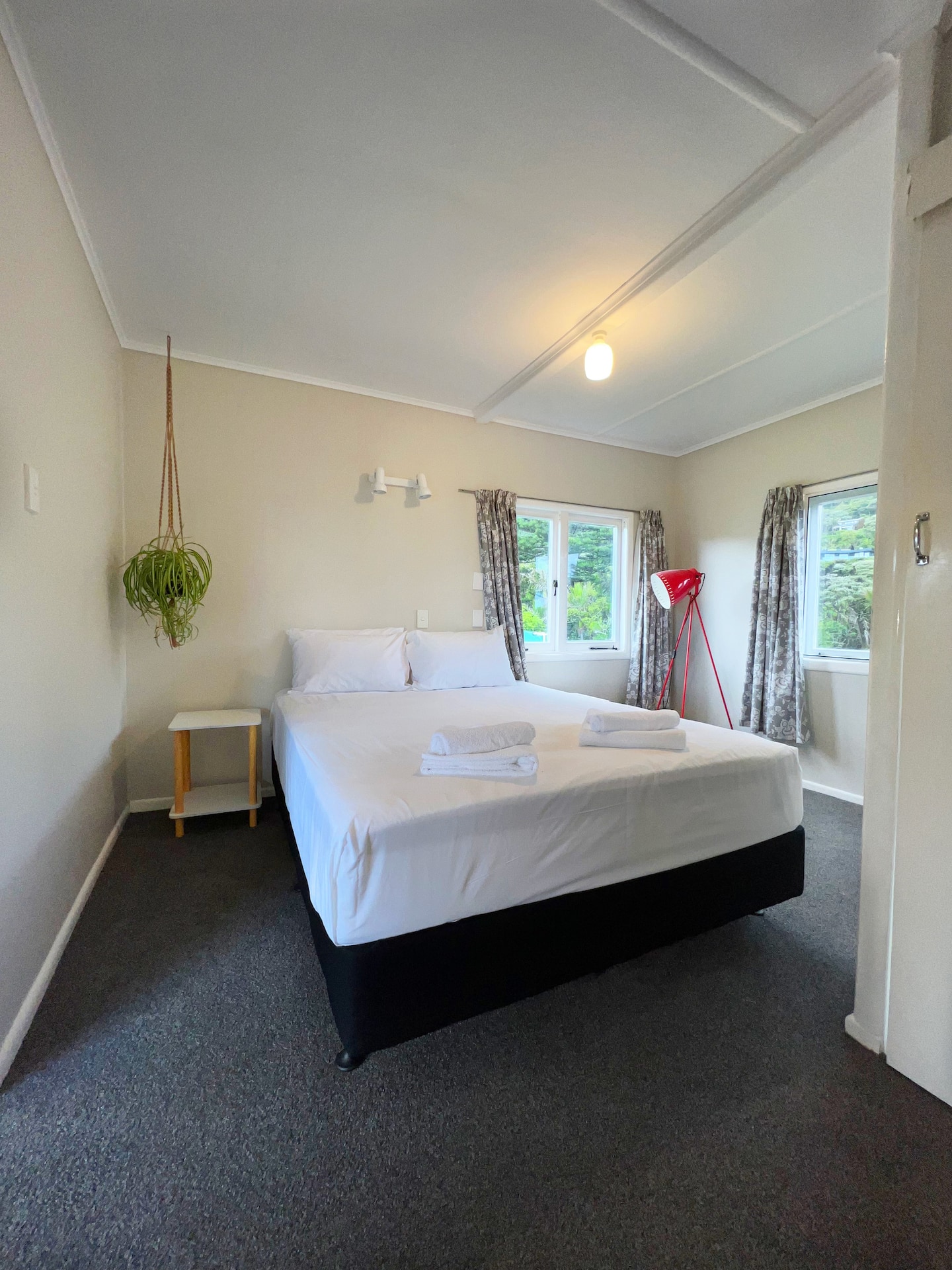 Piha Beach Amazing Views Chill, Surf, Sleep 5