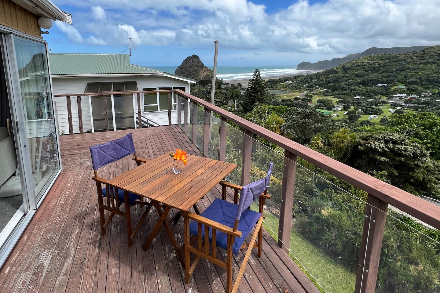 Piha Beach Amazing Views Chill, Surf, Sleep 4