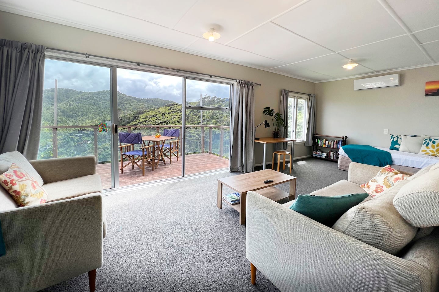 Piha Beach Amazing Views Chill, Surf, Sleep 3