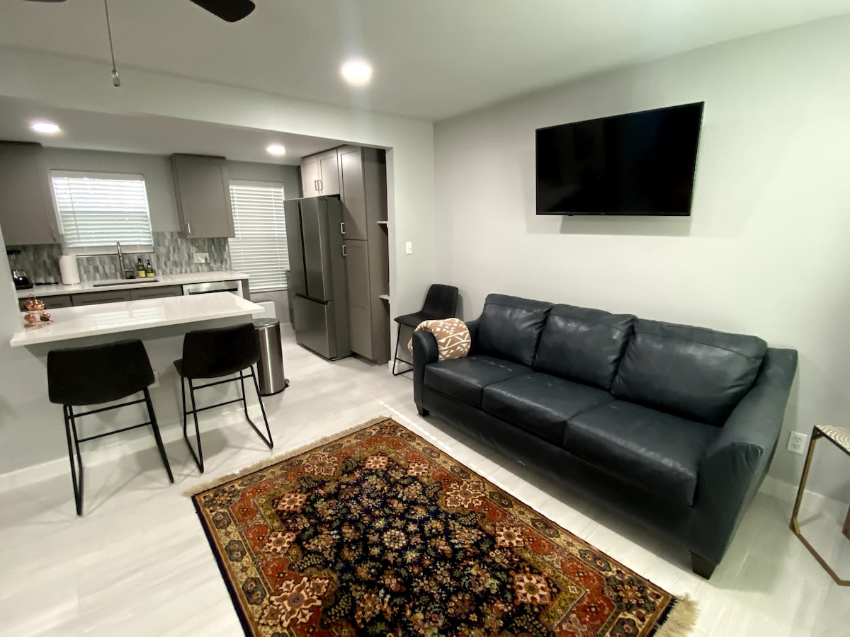 Successful Airbnb property: Hyde Park Guesthouse - Downstairs Unit in Hancock