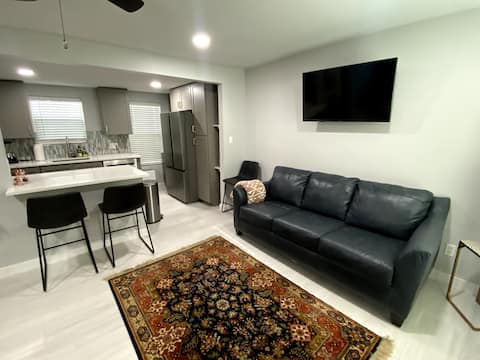 Successful Airbnb property: Hyde Park Guesthouse - Downstairs Unit in Hancock
