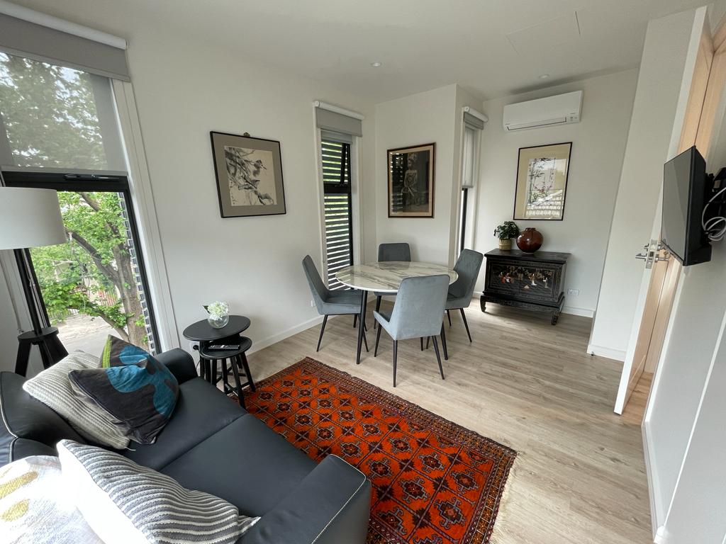Successful Airbnb property: New 1st floor town house in South Yarra in South Yarra