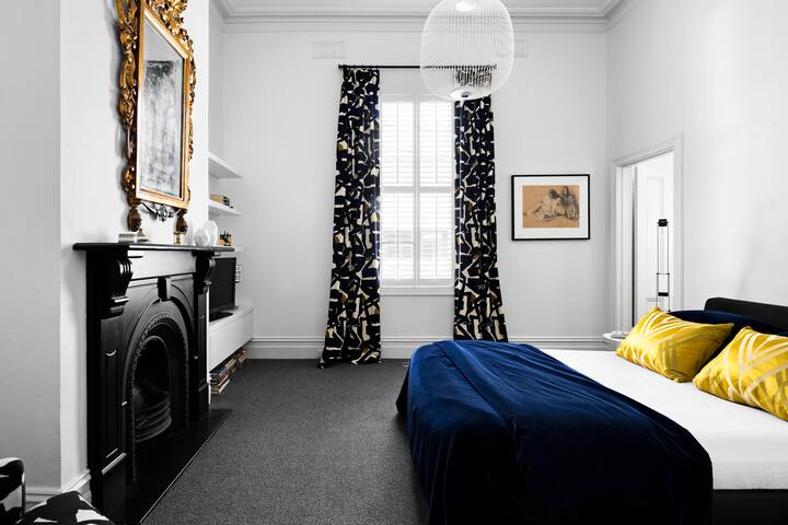 Luxury 3 bedroom house with pool gallery image 5