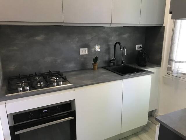 Appartamento in zona Bocconi gallery image 5