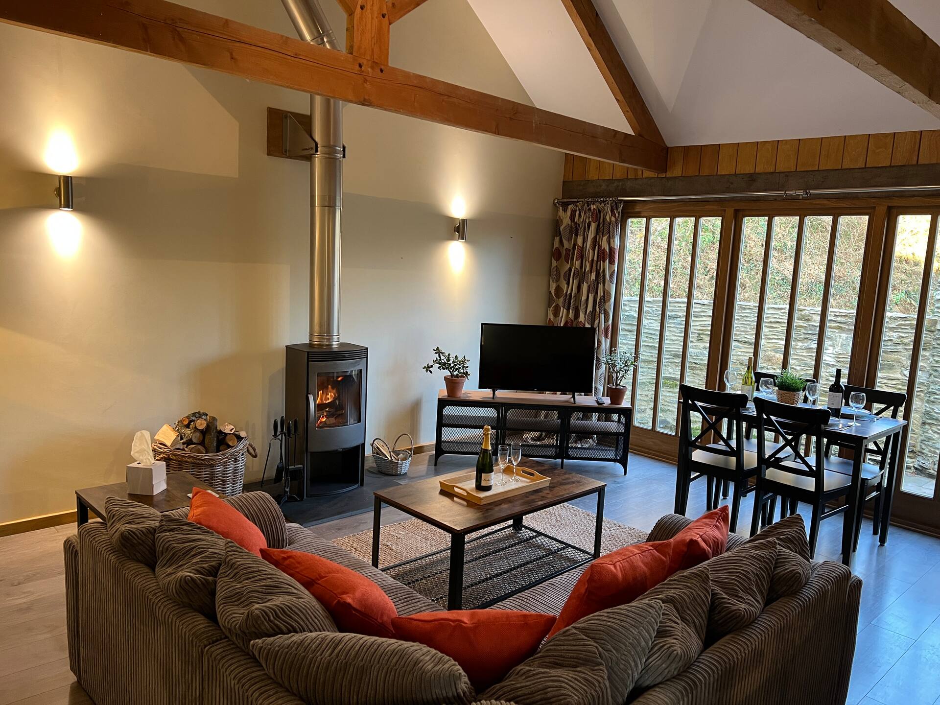 Charming Countryside Cottage — photo 4