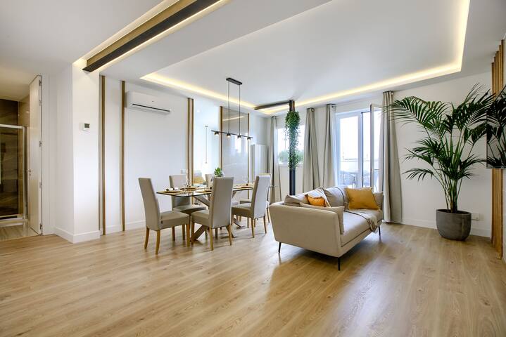 El Cielo: Lujoso Atico con Terraza y Vistas Únicas gallery image 4