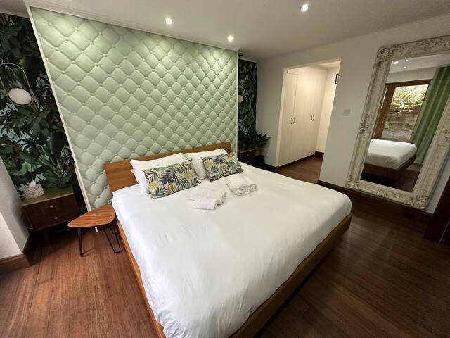 Luxury home with aircon & garden near Notting Hill gallery image 2