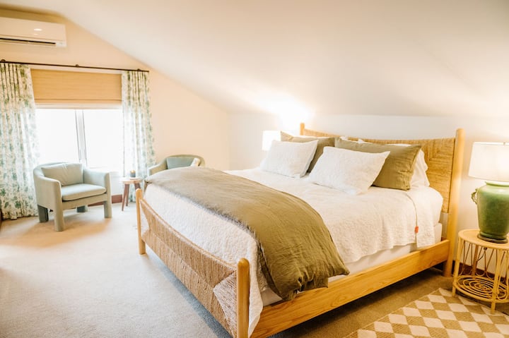 Goddess ya Kijani - King Room + Bafu la Kujitegemea