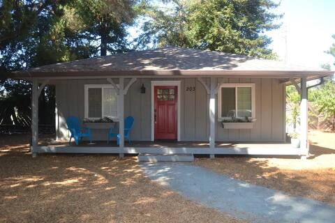 Hidden Gem, Cozy Cottage, BART!