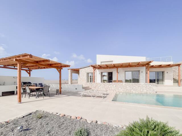 Beach House 4BR Private w/pool