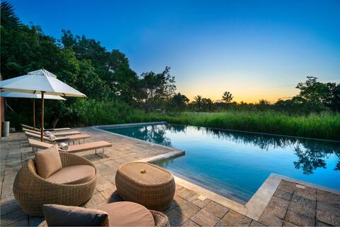 Superior Room with outdoor area in Habarana