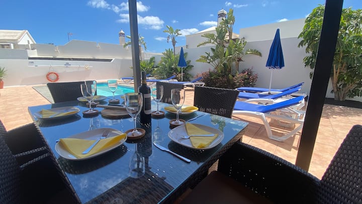 3 Bed, 2 Bath, Hot Tub, Wifi, Table Tennis And Ac - Puerto del Carmen