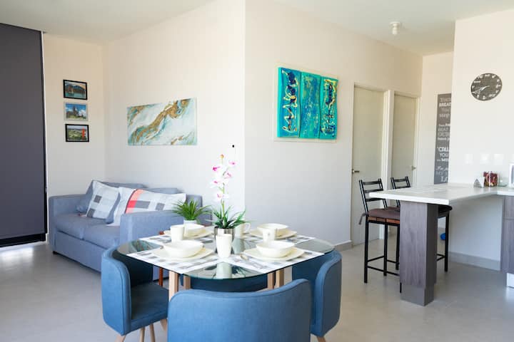 Luxury 2-bedroom Apt W/king Size + Free Parking - Monterrey