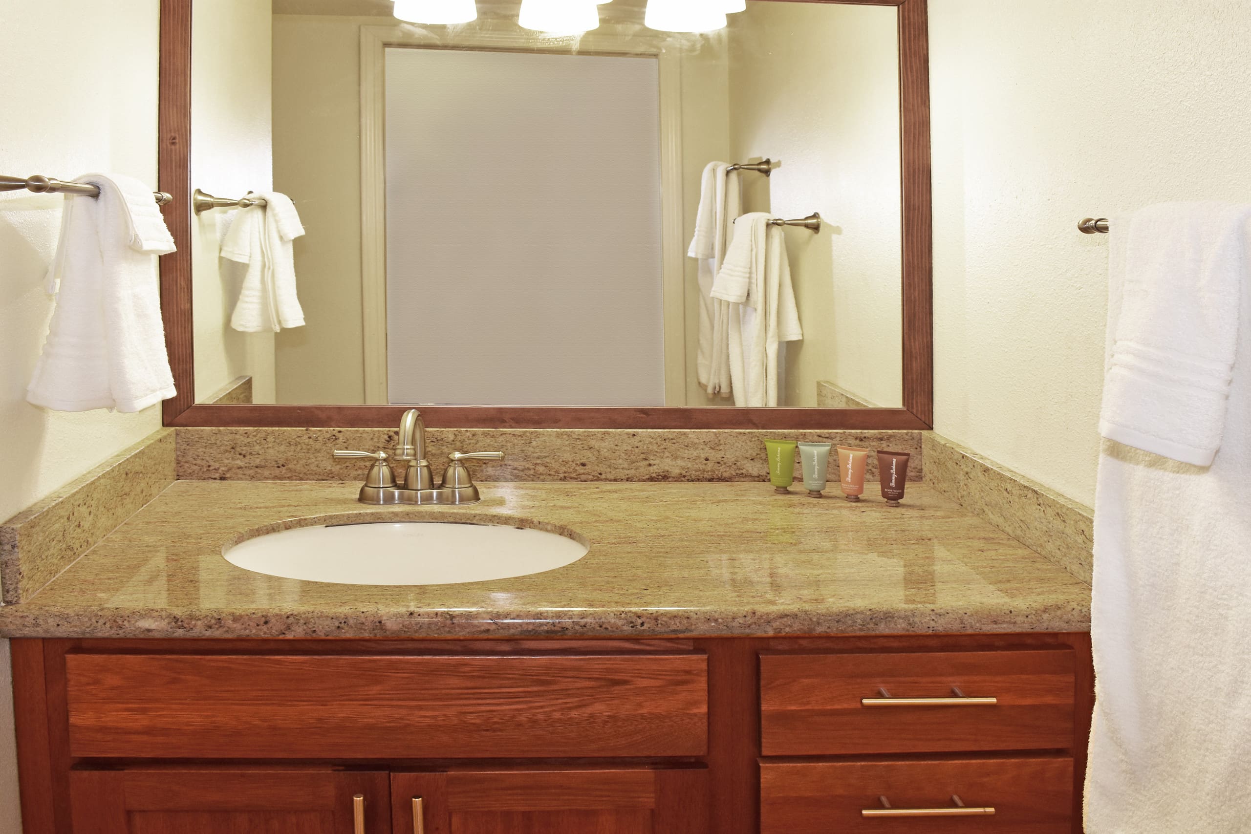 Condo in Kihei · ★4.71 · 1 bedroom · 2 beds · 1 private bath - Image 12