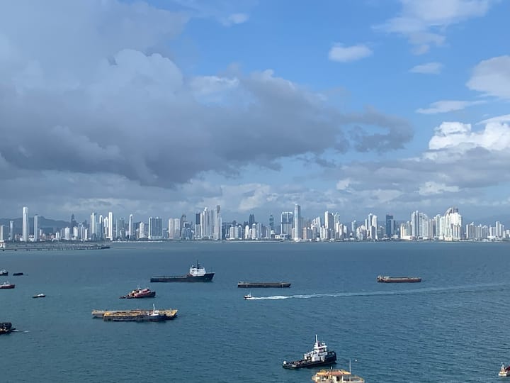 3 bedroom penthouse with spectacular views!