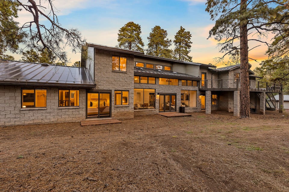 The Flagstaff Retreat, in the ponderosa pines, Flagstaff, Arizona, United States, photo 1 of 10