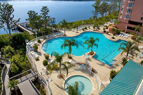 Popular Airbnb listing: Lakefront Disney Resort | Sleeps 8 | 2 Full Baths in Lake Buena Vista