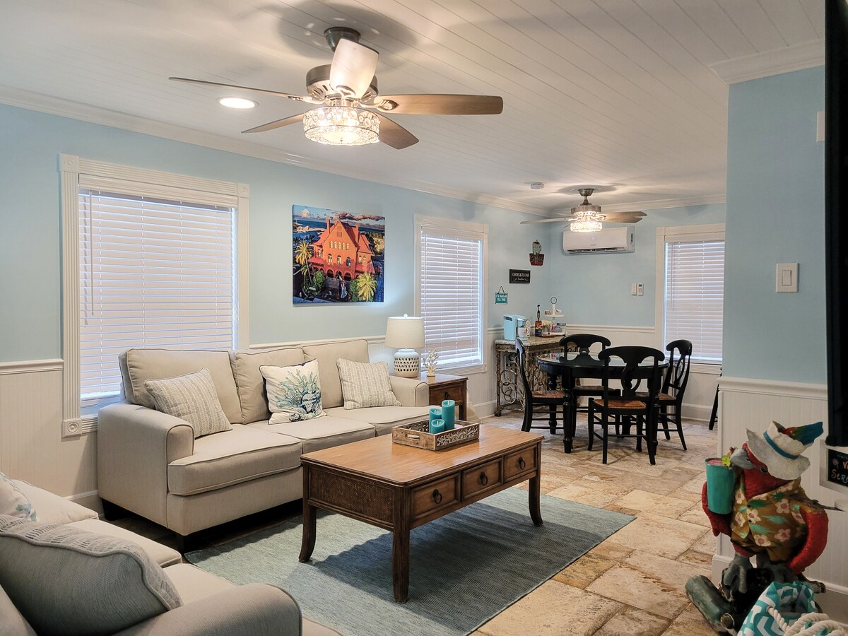 Top Airbnb: Gorgeous Romantic Private Villa, Steps from Duval! in Key West