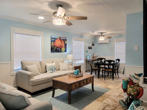 Top Airbnb: Gorgeous Romantic Private Villa, Steps from Duval! in Key West
