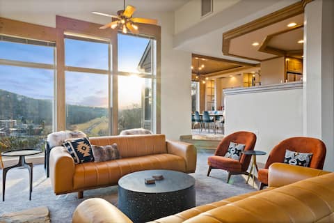 Sleeps 16+ • Views • Hot Tub • Theater • Game Room