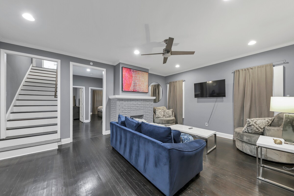 Popular Airbnb listing: Spacious West End 3BR | 7 Min to Benz Stadium in West End